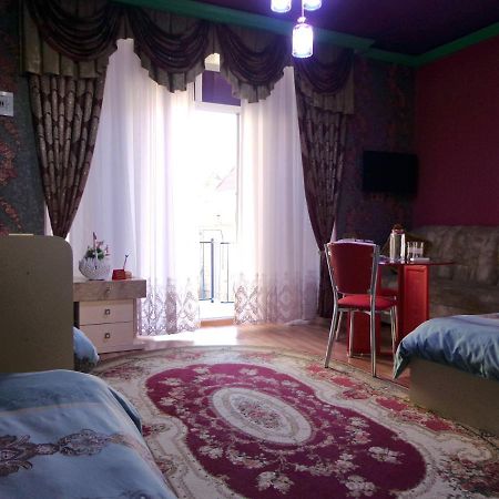 Tubram S Ailəvi Qonaq Evi Sheki Exterior foto